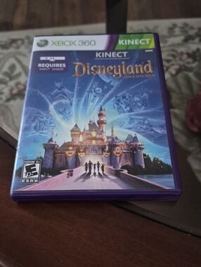 Disneyland Adventures Kinect Game for Xbox 360 - Purple Case
